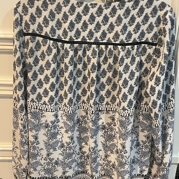 INC. long sleeve high low v neck blouse. Size M. Great condition. - Picture 5 of 5